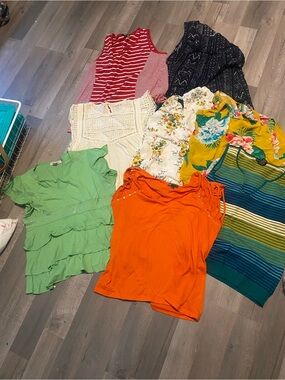 Mixed Women (8) Tops Bundle - Assorted Colors